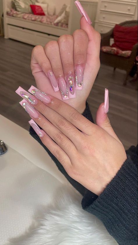 Pink Nails W Gems, Pink Nails Gems Bling, Light Pink Gem Nails, Pink Long Nails With Gems, Long Pink Rhinestone Nails, Nail Designs With Gems, Gem Nail Designs, Belly Piercing Jewelry, Casual Nails