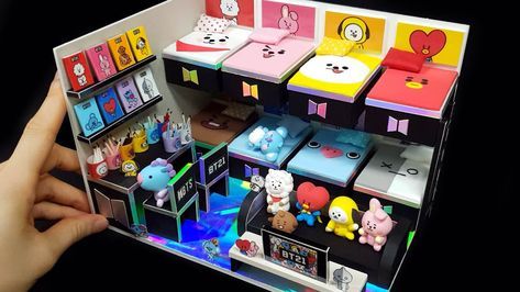 Bt21 Room Decor, Bt21 Room, Bts Craft, Army Crafts, Bts Diy, Diy Bts, Bts Room, Board House, Diy Stationary