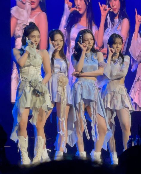 Super Power Girl, Kpop Concert Outfit, Concert Fits, Fairy Fashion, Pretty Photos, Feminine Look, Winx Club, Kpop Outfits, Stage Outfits