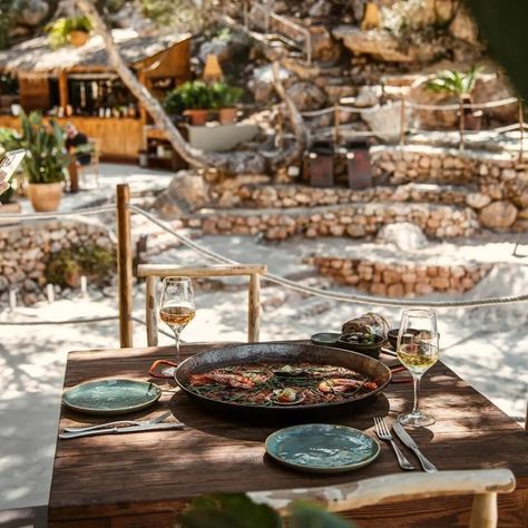 The 30 Best Beach Restaurants In Ibiza 2024 - Wanderlust Led Ibiza Beach Restaurant, Beach Restaurant Food, Restaurant By The Sea, Nb Aesthetic, Ibiza Food, Dinner Etiquette, Sea Restaurant, Mykonos Restaurant, South Beach Restaurants