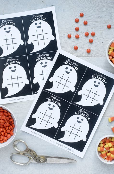 Halloween Printable Games, Halloween Free Printables Kids, Printable Halloween Games, Halloween Tic Tac Toe, Halloween Printable, Halloween Tic Tac Toe Printable Free, Halloween Class Games First Grade, Free Halloween Printables, Halloween Dice Game Free Printable