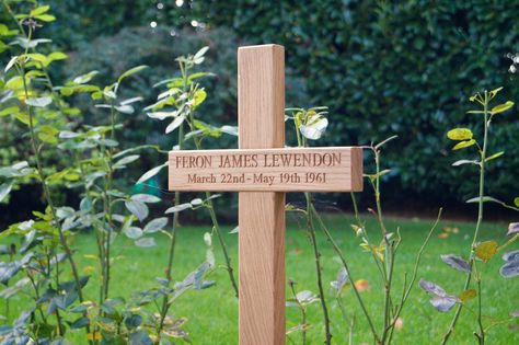 Engraved Wooden Memorial Cross https://makemesomethingspecial.com/shop/engraved-wooden-memorial-cross/If you're looking for a beautifully made engraved wooden memorial cross, our stunning handcrafted personalised oak crosses are made to order right here in our Surrey Hills workshop with considerable care and attention to detail. You will not be disappointed with the quality. They feature beautifully carved lettering and even bespoke carved motifs. Wooden Crosses Diy, Memorial Cross, Memorial Markers, Personalised Wooden Gifts, Pet Grave Markers, Wooden Crosses, Personalized Cross, Diy Cross, Wooden Cross