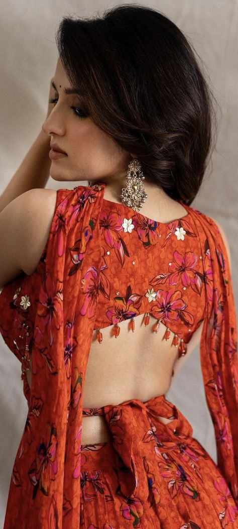 Shirley Setia, Saree Backless, Sonam Kapoor, Shraddha Kapoor, Indian Actress Hot Pics, Blonde Beauty, Most Beautiful, Blonde, Saree