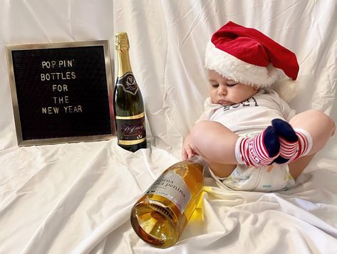 Newyears Photoshoot Baby, New Year Infant Photoshoot, 1 Month Christmas Pictures, New Years Toddler Photoshoot, New Year’s Eve Baby Photo Shoot, New Year Newborn Pictures, New Year’s Eve Baby Photo, New Years Eve Baby Photoshoot, January Baby Photoshoot