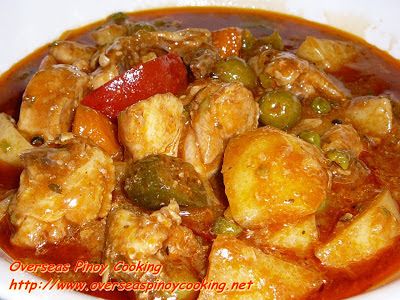 Chicken Kaldereta Beef Mechado Recipe, Chicken Caldereta, Kaldereta Recipe, Mechado Recipe, Caldereta Recipe, Beef Mechado, Recipes Filipino, Filipino Food Recipes, Pinoy Foods