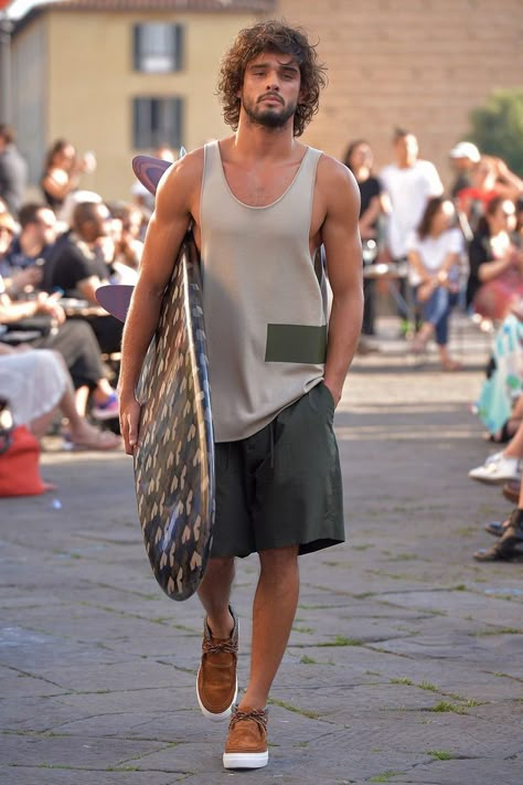 Men Fashion 2020, Surfer Guys, Nick Wooster, Milan Men's Fashion Week, Marlon Teixeira, Ports 1961, Mens Summer Outfits, Surfer Style, Curly Hair Men