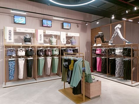 Sportswear Store, Clothing Store Interior, Clothing Store Design, Architecture Portfolio Design, Visual Merchandising Displays, Packaging Ideas Business, Retail Store Design, Boutique Interior, Merchandising Displays