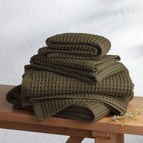 Hand Towels Bathroom Display, Green Towels Bathroom, Olive Green Bathrooms, Green Towels, Hand Towels Bathroom, Cotton Hand Towels, Half Bathroom, Kitchen Hand Towels, Towel Collection