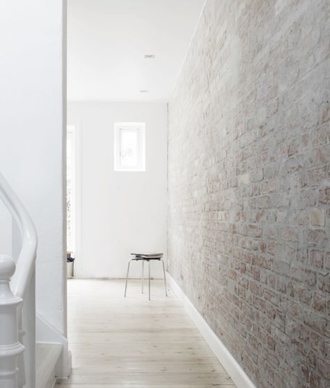 White Washed Brick | Victorian In Bloom Copenhagen Townhouse, White Wash Brick Wall, White Brick Interior, White Washed Brick Wall, Whitewash Brick Wall, Denmark House, Brick Wall Bedroom, Brick Living Room, Interior Brick