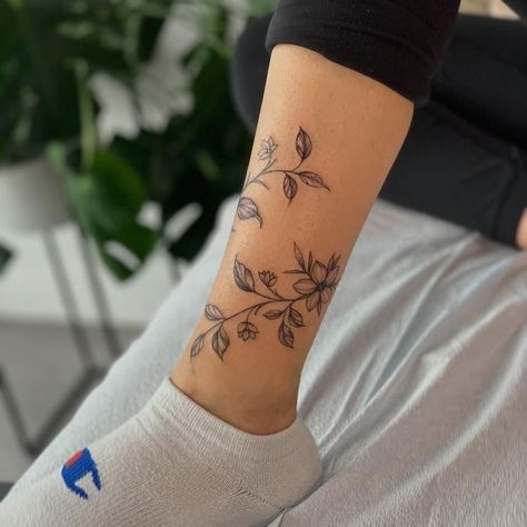 Cute Legs Tattoo Women, Wrapped Leg Tattoos Women, Wrap Around Lower Leg Tattoos, Vine Tattoo Ankle Simple, Women’s Lower Leg Tattoos, Tatoos Woman Leg Simple, Leafs Around Ankle Tattoo, Flower Tattoos Ankle Wrap, Flower Wrap Ankle Tattoo