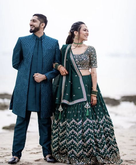 Choli Couple Pose, Pre Wedding Traditional Outfits, Couple Outfit For Wedding, Engment Pose, Engagement Couple Dress, Engagement Portraits Poses, Indian Wedding Reception Outfits, Wedding Matching Outfits, Indian Bride Photography Poses