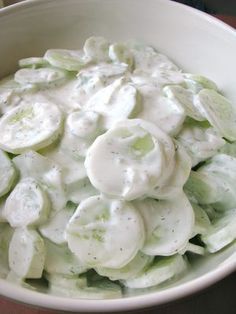 Perfect Salad, Creamy Cucumber Salad, Resep Salad, Cucumbers And Onions, Creamy Cucumbers, Cucumber Recipes Salad, Best Salad Recipes, Cucumber Recipes, Summer Grilling