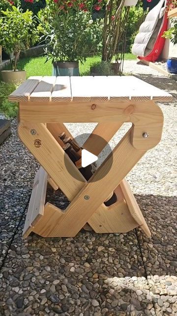 2x4 Chairs Diy, Scrap Lumber Projects Diy, Diy Wood Projects For Beginners, Scroll Down, Backyard Table, Outdoor Woodworking Projects, Outdoor Wood Projects, Diy Wood Furniture, Diy Stool