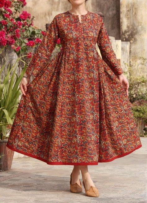 Pakistani Frocks Casual, Cotton Frocks For Women, Frocks For Women, Long Frock Designs, Frock Designs, Cotton Frocks, Latest Dress Design, Womens Trendy Dresses, Chic Maxi Dresses