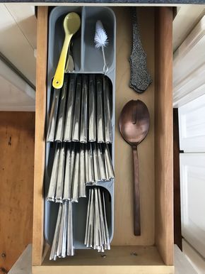 Narrow Drawer Organization, Camper Silverware Storage, Utensils Organization Ideas, Adulting Hacks, Apartment Finds, Silverware Storage, Silverware Drawer Organizer, Kitchen Drawer Organizers, Utensil Drawer Organization