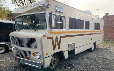 Winabago Campers, Winnebago Chieftain, Camper Garage, Vintage Motorhome, Classic Campers, Mercury Marauder, Custom Campers, Open Trailer, Motor Homes