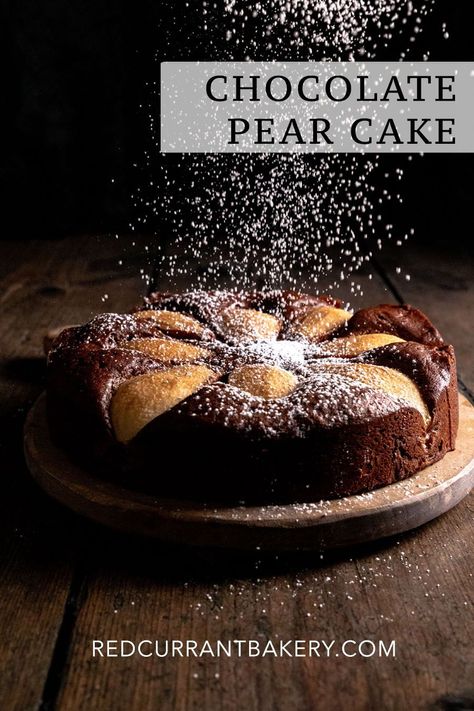 Pears taste best in a chocolate cake – especially in this Chocolate Pear Cake. Based on a classic versunkener birnenkuchen from Germany this cake is the perfect fall/winter cake. Pear Chocolate Cake, Chocolate Covered Pears, Planet Chocolate, Chocolate Pear Cake, Flourless Cakes, German Sweets, Pear And Chocolate Cake, Pear Cake Recipes, Chocolate Crumble