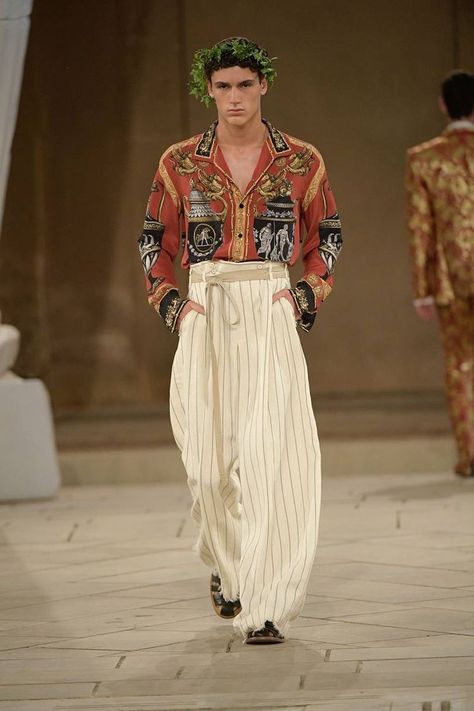 Models Catwalk, Bombshell Fashion, 2019 Couture, Gay Outfit, Male Clothing, Winter's Tale, Androgynous Fashion, Greek Fashion, Men's Apparel