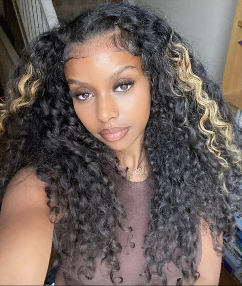 Curly Highlights Black Women, Curly Hair Wigs Black Women, Wet And Wavy Lace Front Wig With Highlights, Curly Skunk Stripe Hair Wig, Skunk Stripe Deep Wave Wig, Curly Wig Vacation, Deep Wave Sew In With Leave Out, Deep Wave Wig Skunk Stripe, Curly Hair Sew In With Leave Out