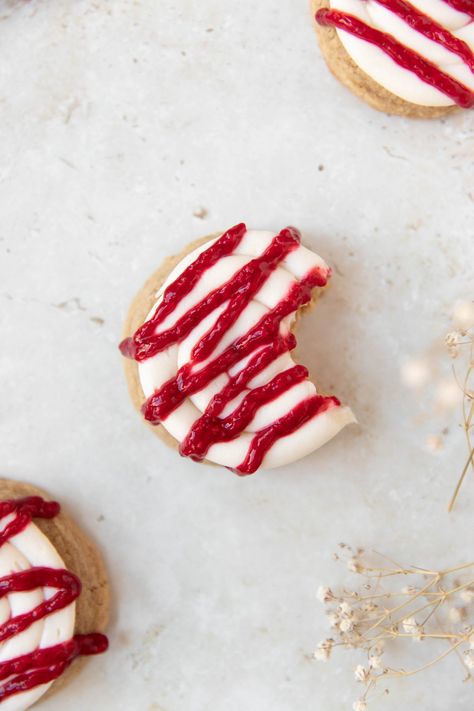 copycat crumbl raspberry cheesecake cookies - the palatable life Rasberry Cheesecake, The Palatable Life, Palatable Life, Raspberry Cheesecake Cookies, Crumble Cookie Recipe, Graham Cracker Cookies, Cookie Base, Cracker Cookies, Cheesecake Cookies