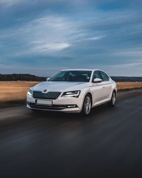 Skoda Superb, Weekend Getaway, Weekend Getaways, The Picture, Cars And Motorcycles, Motorcycles, Vision Board, Bmw Car, Cars