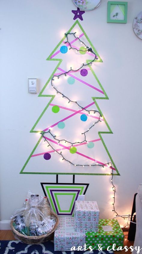 Next time you're at Michaels, grab some washi tape and copy these awesome bedroom ideas! #diyhomedecor #rentalfriendly #budget Washi Tape Christmas Tree, Tape Christmas Tree, Washi Tape Christmas, Budget Art, Christmas Tree Wall, Christmas Apartment, Winter Decorations Diy, Fridge Decor, Noel Christmas