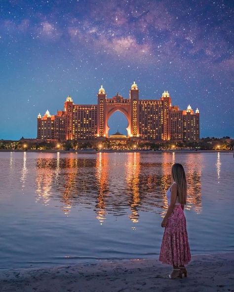 Dubai Photography Ideas, Dubai Tourist Attractions, Dubai Picture Ideas, Dubai Photoshoot, Dubai Holidays, Dubai Vacation, Dubai Aesthetic, Architecture Landmark, Visit Dubai