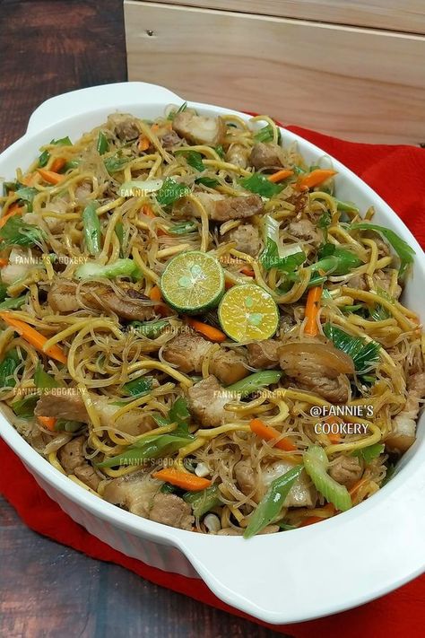 Bihon Recipe, Pancit Canton, Recipe Ingredients, Simple Recipe, Ingredients Recipes, Hot Water, Noodles, Carrots, Tap