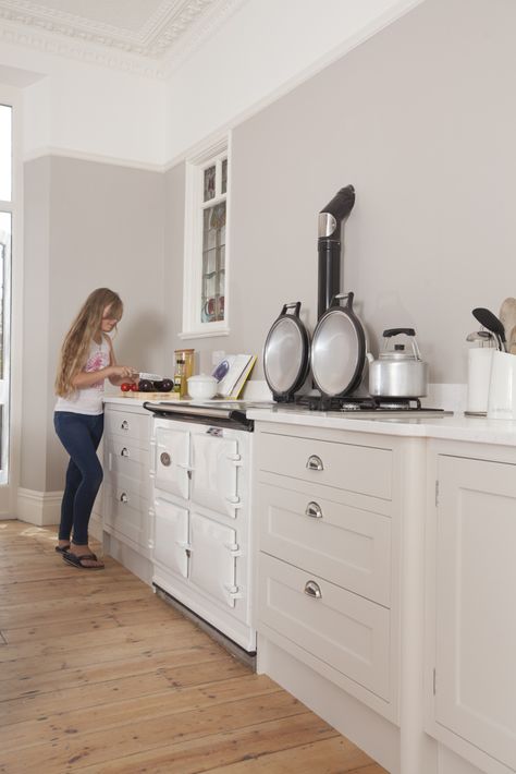 Skimming Stone from Farrow and Ball matches the gorgeous pale Aga in this Shaker kitchen from www.chalkhouseinteriors.co.uk Skimming Stone Kitchen, Kitchen White Shaker Cabinets, Farrow And Ball Skimming Stone, Farrow And Ball Kitchen, Skimming Stone, White Shaker Cabinets, Kitchen White, Stone Kitchen, Farrow And Ball