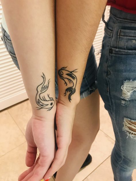 Koi Fish Finger Tattoo, Koi Fish Tattoo Friendship, Koi Fish Best Friend Tattoo, Matching Koi Fish Tattoo Yin Yang, Koi Fish Matching Tattoo, Koi Fish Yin Yang Tattoo Couple, Matching Fish Tattoos, 2 Koi Fish Tattoo Yin Yang, Matching Koi Fish Tattoo