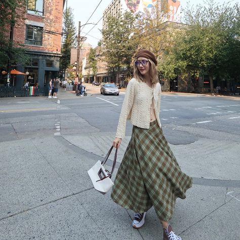 Plaid Midi Skirt Outfit, Midi Plaid Skirt, Matcha Date, Knitted Top Outfit, Pinterest Girl Aesthetic, Gastown Vancouver, Green Plaid Skirt, Scandi Fashion, Diet Pepsi