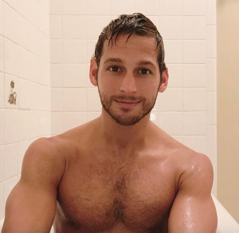 Max Emerson (@maxisms) Otter Man, Max Emerson, Watch Cartoons, Bath Tub, Mens Sunglasses, Bath, Tumblr