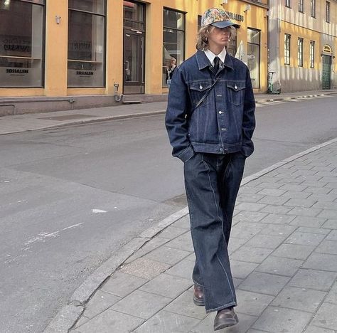 Double Denim Men Outfits, Tie And Jacket Outfit, Full Denim Outfit Man, Men All Denim Outfit, Dark Denim Jacket Outfit Men, Cropped Denim Jacket Outfit Men, Double Denim Outfit Men, Streetwear Denim Jacket, Vintage Denim Outfits