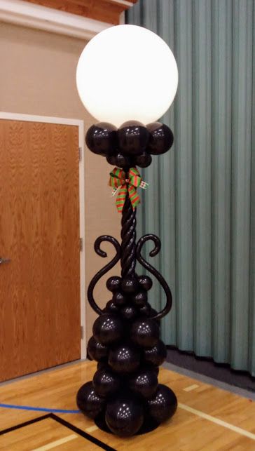 Large Themed Balloon Sculptures - Custom Designs Balloon Tower, Deco Ballon, Balloon Crafts, Balloon Arrangements, Love Balloon, Balloon Sculptures, Deco Originale, Balloon Centerpieces, Balloon Columns