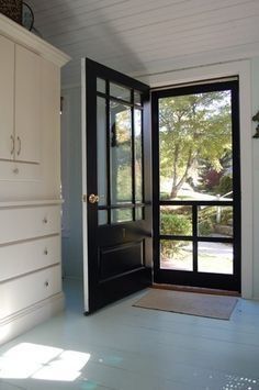 Modern Farmhouse Front Door, Entrance Farmhouse, Metal Screen Doors, Front Door With Screen, Craftsman Front Doors, Metal Front Door, Farmhouse Front Door, Doors Design, Black Front Doors