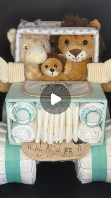 Nappy Cake Ideas Diy Boy, Diaper Creations Diy, Diaper Jeep Instructions, Diaper Cake Ideas For Boys, Jeep Diaper Cake Instructions, Diaper Cakes For Baby Boy, Diaper Jeep, Jeep Diaper Cake, Diaper Cakes Tutorial