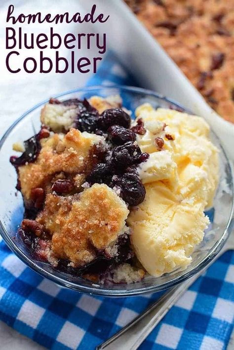 Homemade Blueberry Cobbler, Easy Blueberry Cobbler, Blueberry Cobbler Recipes, Blueberry Dump Cakes, Blueberry Coffee Cake, Fruit Cobbler, Blueberry Desserts, Blueberry Cobbler, Easy Blueberry