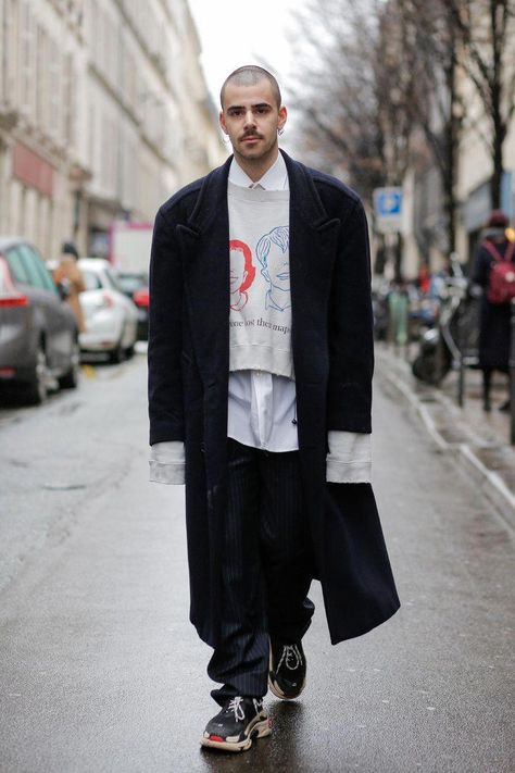 Fashion Show Outfit Men, Paris Street Style 2024, Stackable Wedding Rings, Spring Wedding Ideas, Workout Man, Crafts Spring, Men Fashion Week, Balenciaga Shirt, Home Decor Spring