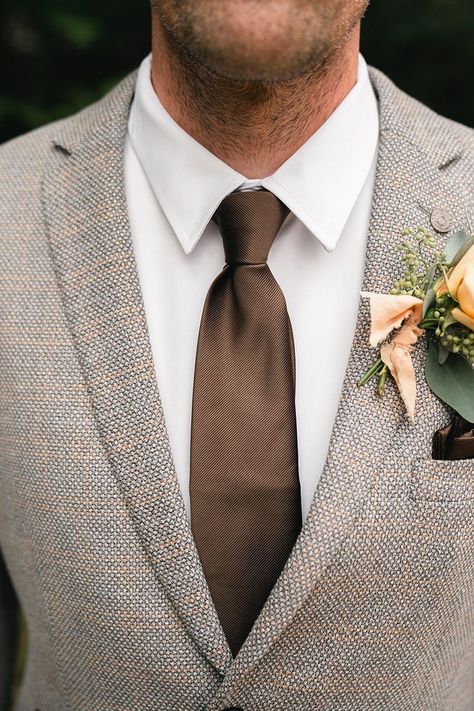 Brown Groomsmen Suits, Brown Suit Wedding, Fall Groomsmen, Chocolate Brown Wedding, Brown Groomsmen, Wedding Budget Tips, Brown Suits For Men, Brown Wedding Themes, Suit For Men Wedding