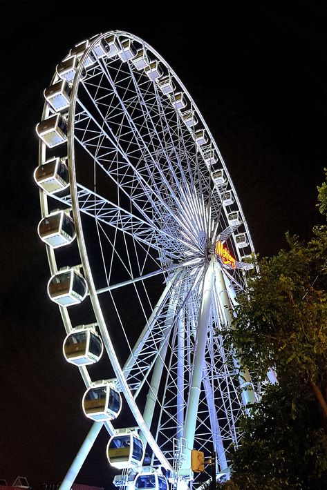 Asiatique Ferris wheel Bangkok Asiatique market on the Chao Phraya river. #ferriswheel #BKK #onlythailand #asiatique #riverfront #bangkok #thailand Asiatique Riverfront Bangkok, Chao Phraya River, Thailand Honeymoon, Khao Yai, Bangkok Thailand, Thailand Travel, Phuket, Ferris Wheel, Bangkok