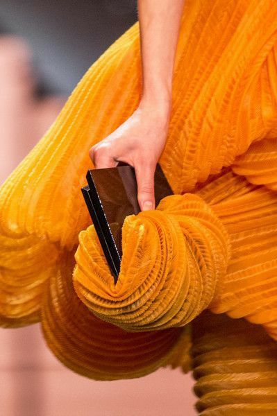 Runway Details, Christian Dior Couture, Armani Prive, Handbag Heaven, Couture Details, Clutch Purse Evening, Dior Couture, Orange Fashion, Orange Dress