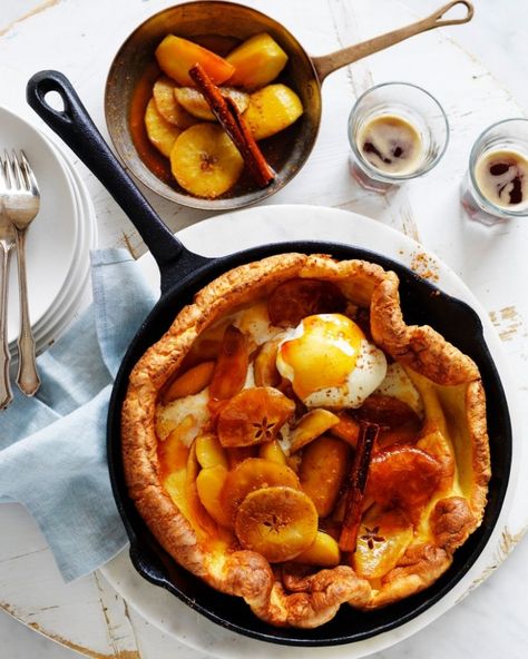 Apple Cinnamon Dutch Baby, Caramelised Apple, Quick Pancakes, Farmer Recipes, Popular Pies, Dutch Baby Recipe, Sweet Brunch, Apple And Cinnamon, Caramelised Apples