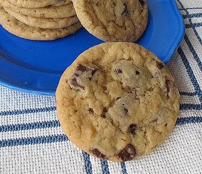 Buttermilk Chocolate Chip Cookies - Amanda's Cookin' Sour Milk Recipes, Buttermilk Cookies, Buttermilk Recipes, Favorite Cookie Recipe, Cookies Brownies, Cookie Time, Delicious Cookies, Baking Business, Cookie Calories