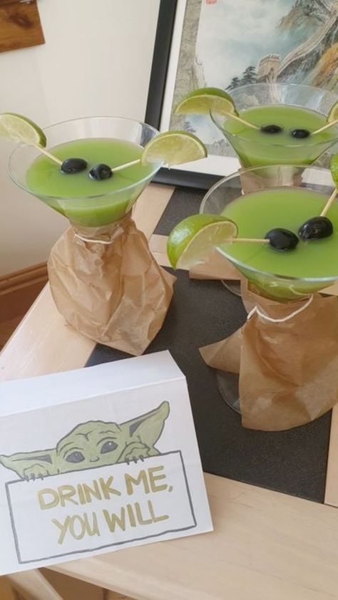 Star Wars Drinking Game, Themed Cocktail Night Ideas, Star Wars Themed Drinks, Star Wars Drinks Cocktails, Star Wars Appetizers, Star Wars Bachelorette Party, Star Wars Cocktails, Yoda Cocktail, Star Wars Food Ideas