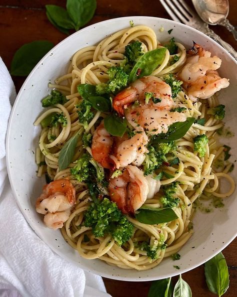 Chicken With Buttermilk, Hot Honey Fried Chicken, Honey Fried Chicken, Shrimp Scampi Pasta, Sauteed Shrimp, Broccoli Pasta, Hot Honey, Seafood Pasta, Shrimp Scampi