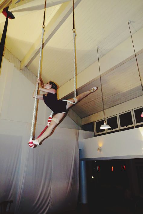 Circus Life Aesthetic, Trapeze Aesthetic, Circus Training, Trapeze Circus, Aerial Trapeze, Circus Aesthetic, Aerial Hammock, Circus Train, Aerial Fitness