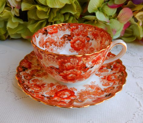 Tea Cup Collection, Pretty Tea Cups, China Dishes, Pretty Cups, Dessert Stand, Shoes Ideas, Teapots And Cups, Antique Tea, China Tea Cups