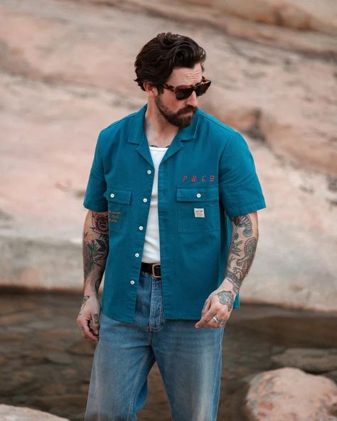 Work Shirt Outfit, Mens Overshirts, Short Sleeve Denim Shirt, Layering Hoodies, Classic Workwear, Street Fashion Men Streetwear, Cotton Canvas Fabric, Mens Workwear, Mechanic Shirts