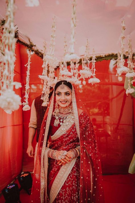 Bride in a red saree Red Saree Wedding, Bridal Sarees South Indian, Indian Bridal Sarees, Indian Bridal Photos, Bengali Bride, Indian Bride Outfits, Bridal Lehenga Collection, Wedding Saree Collection, Indian Bridal Dress