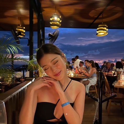 Asian Beach Aesthetic, Instagram Photo Inspiration Summer, Night Flash Photo, Aesthetic Jk, Dinner Photos, Natural Poses, Summer Dress Linen, Celebrity Children, Summer Picture Poses